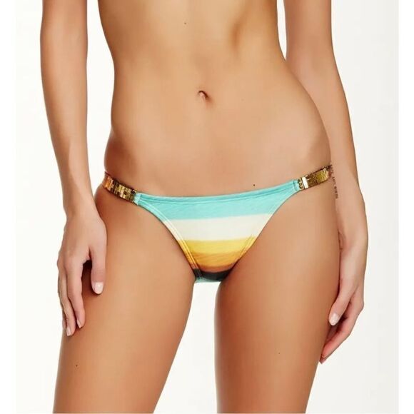 ViX Delta Detail Hipster Cut
Stripped Bikini Bottom Multi Color
Swimwear Size S - Picture 7 of 8